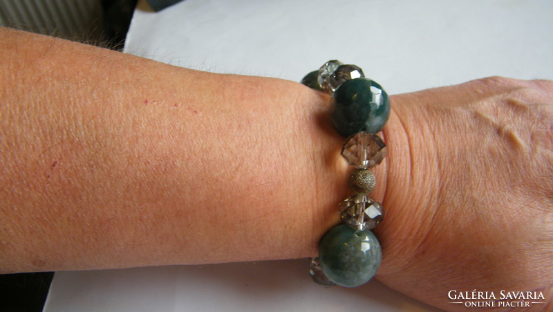 Large-eyed agate and crystal bracelet