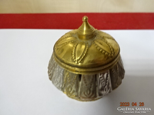 Indian copper jewelry holder, height 5.5 cm. Jokai.