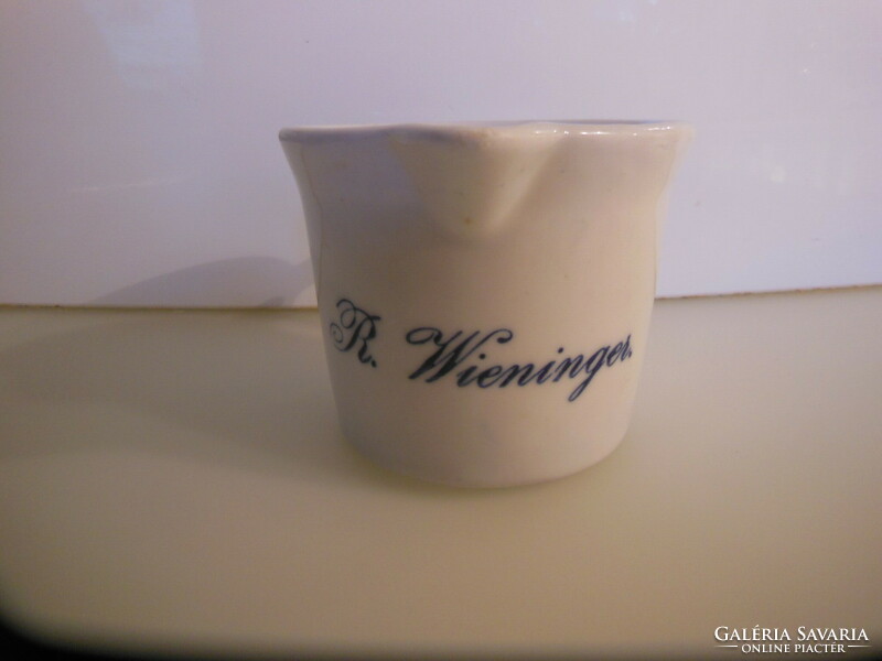 Pourer - antique - 50 dkg - monogrammed - 3.5 dl - 13 x 10 x 8 cm - snow white - porcelain - flawless
