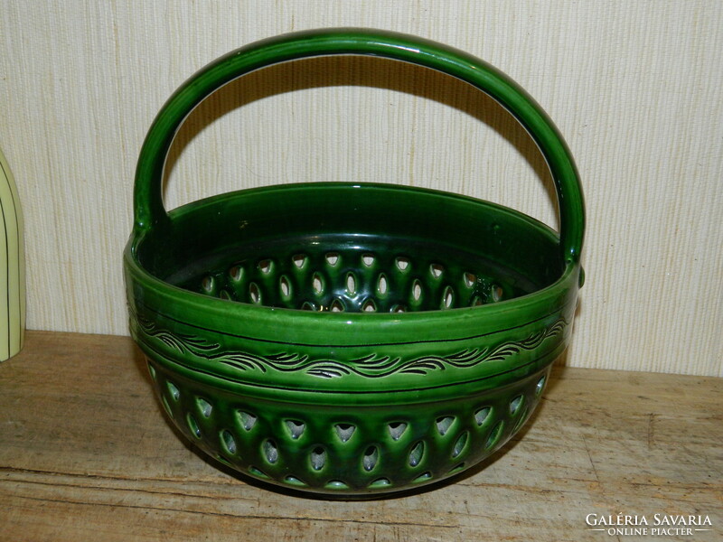 Market ceramic basket