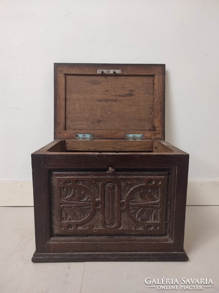 Antique Renaissance carved wooden box with small chest key 415 7376