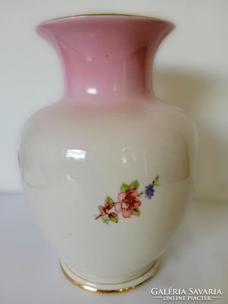 Hollóházi, virágos, aranyozott szélű váza / 1950-es évek/