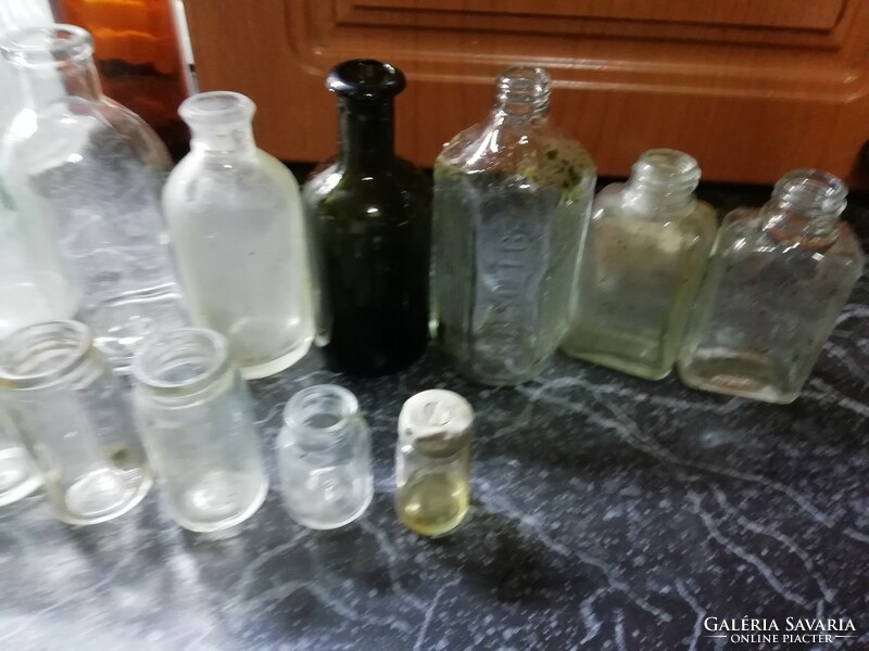 Antique 41 apothecary bottles in perfect condition