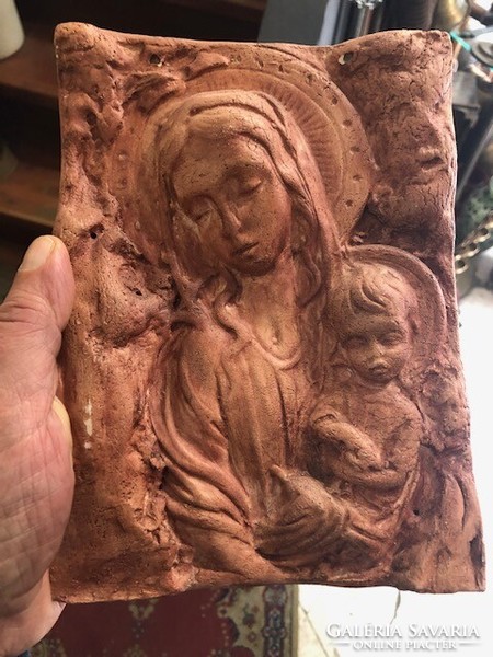 Ceramic work, 24 cm, excellent for home decoration. Mary with baby Jesus