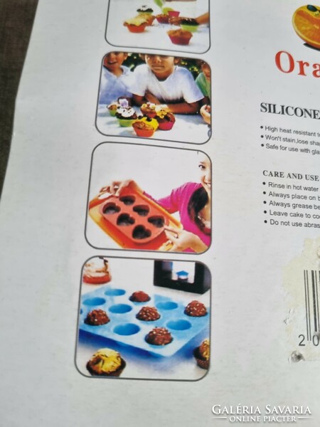 Silicone 4-piece baking mold package new! Snowman