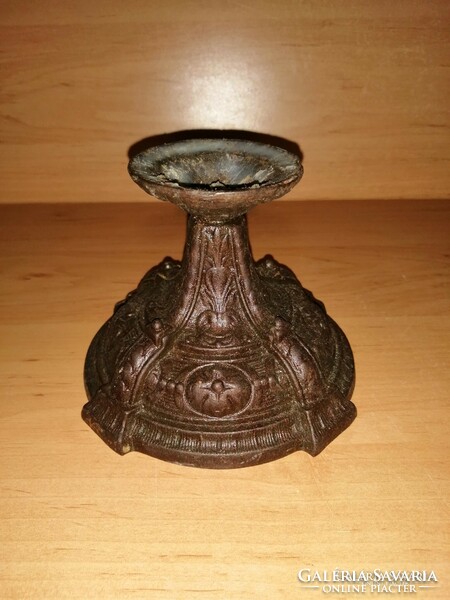 Antik fém dombormintás gyertyatartó 10 cm (KV)