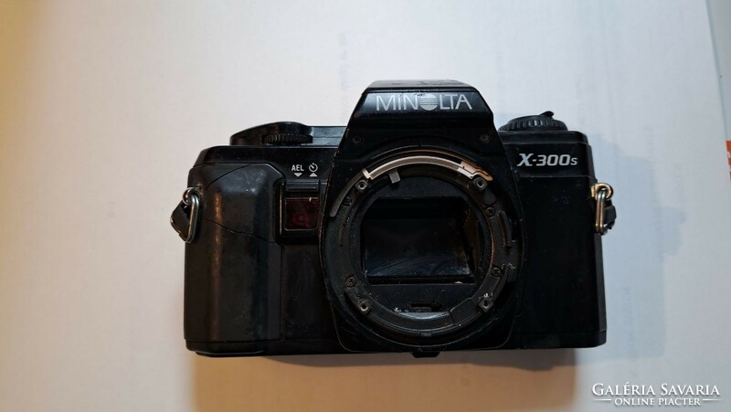 Minolta x-300 film camera for parts,