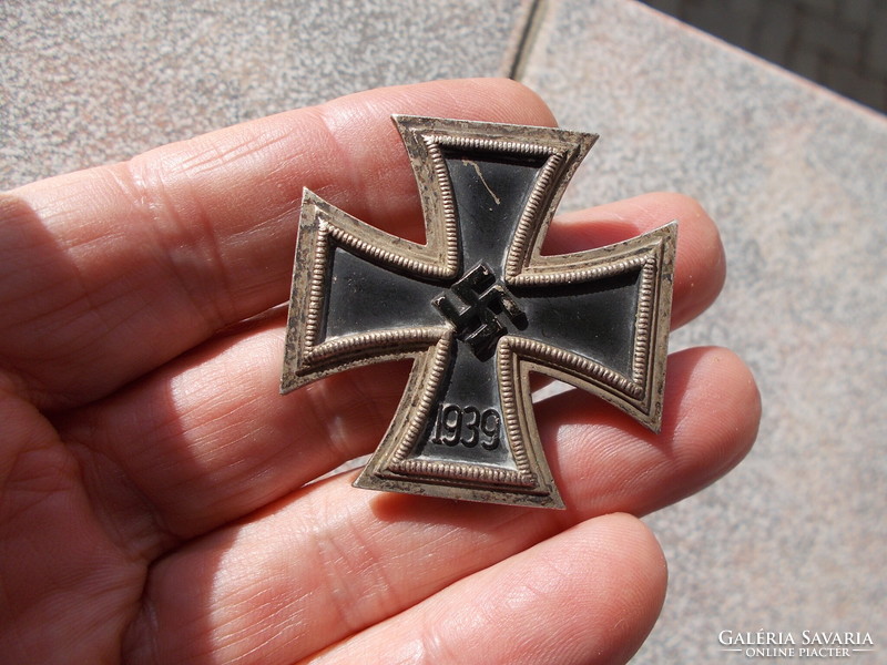 Ww2, German badge, marked, l/17, hermann vernstein