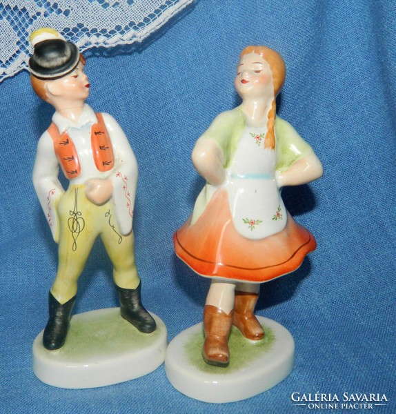 Káldor Aurél büv Jancsi and Juliska ceramic sculpture couple