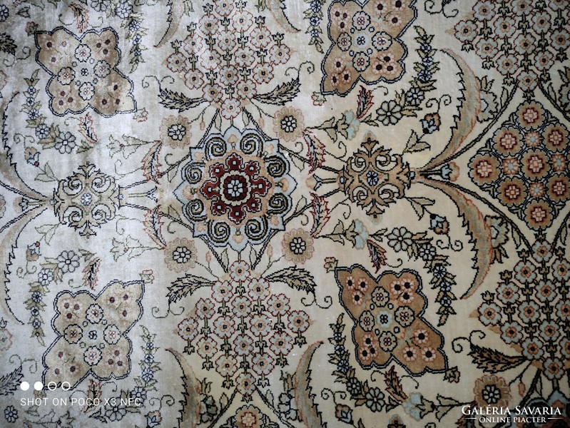 Original Herke 154 cm x 95 cm hand-knotted silk Persian carpet tapestry
