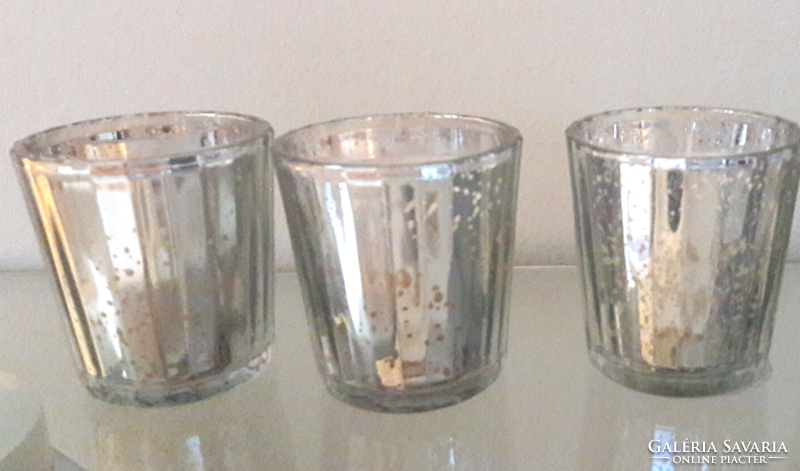 3 Scented candles in a frosted glass