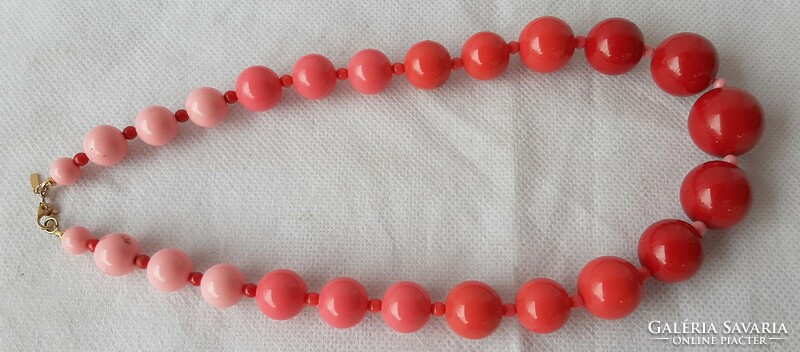 Vintage pink - burgundy string of pearls