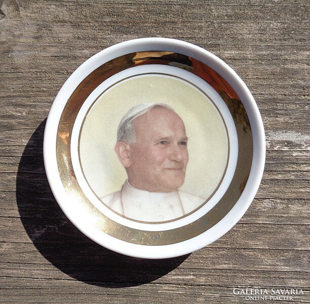 Szent II. János Pál pápa arcképével, Hollóházi porcelán tálka