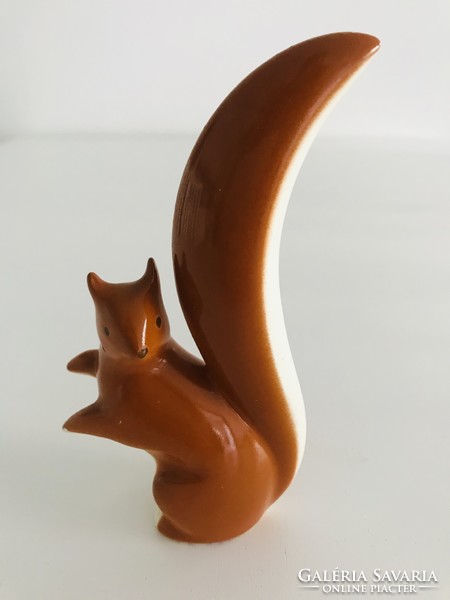 Porcelán retro mókus