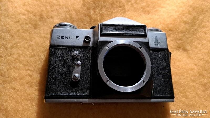 Zenit-E fényképezőgép véz .alkatrésznek ,javításra