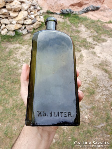 Régi méregzöld üveg, Müller Testvérek RT.