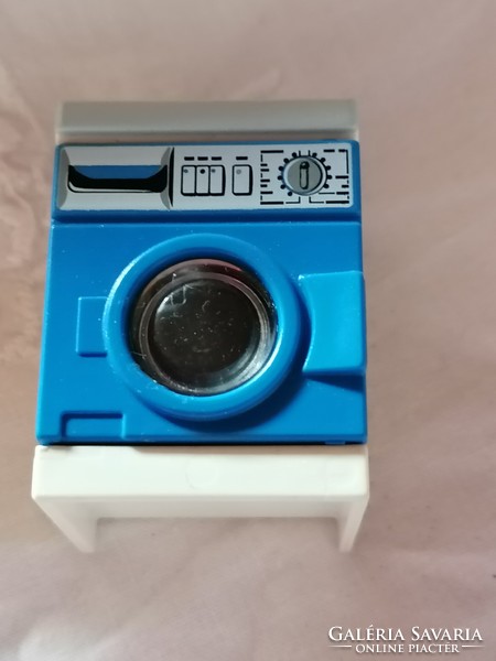 Retro, plastic washing machine and vacuum cleaner for a doll house,
