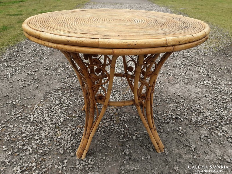 Impozáns bambusz asztal / nagy méret.