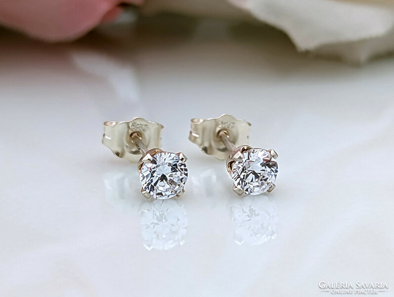 Earrings decorated with 4mm zirconia stones, 925 silver studs, jewelry in a gift box, diamond type