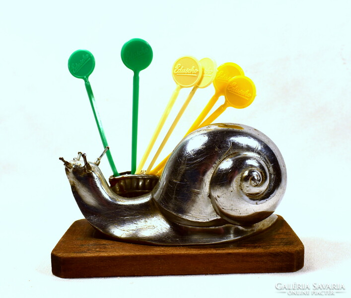 Snail figural snack set