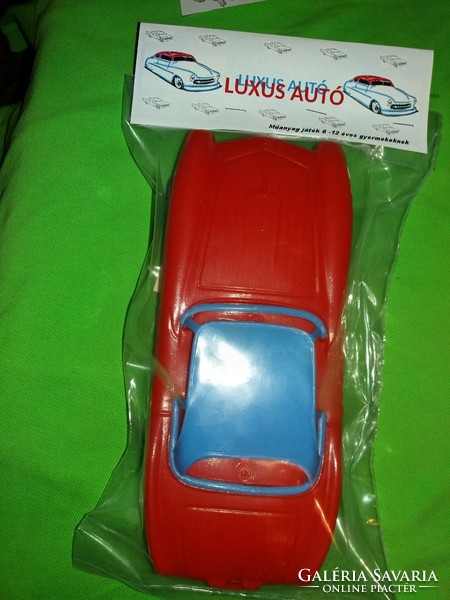 Retro magyar trafikáru bazáráru bontatlan csomagolt LUXUS AUTO cabrio játék képek szerint