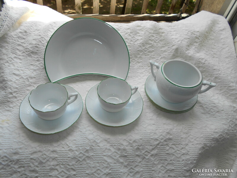 The last pieces of a set of 8 Herendi--( bone bowl+4 saucers+2 cups+1 sugar bowl).