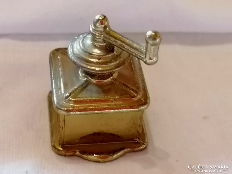 Retro, gold-plated metal coffee grinder, for a doll house or as a shelf decoration 8.