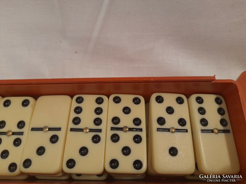 Old retro domino game complete