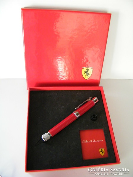 Ferrari töltőtoll a Ferrari Rosso színeiben, számozott kiadás
