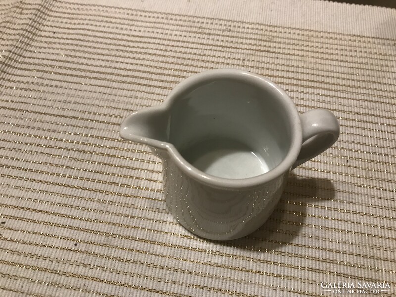 Vastag porcelán tejszínes kiöntő bieder forma
