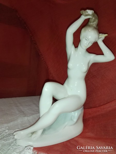 Porcelán női akt szobor....24cm...kézzel festett.