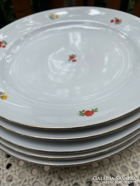 Zsolnay 5 flat plates with yellow and red flowers
