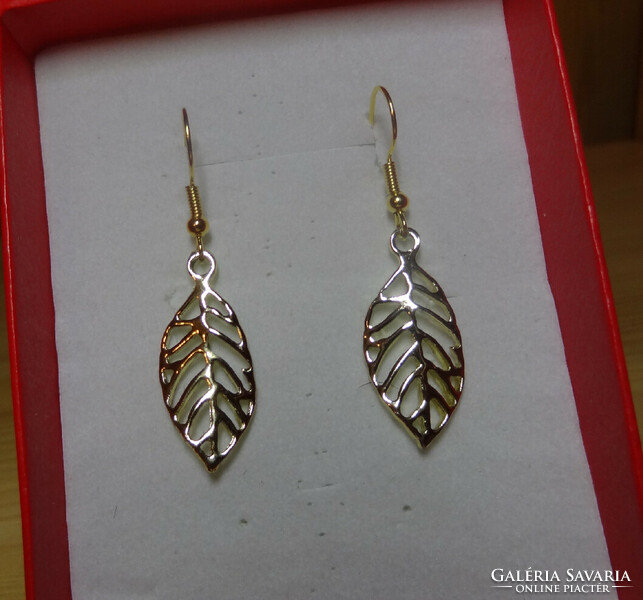 14-karat gold-plated shaped leaf-shaped hook-and-loop earrings.