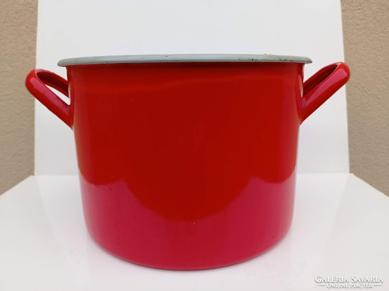 Red enamel pot approx. 8L