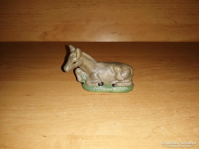 Nagyon aranyos biszkvit porcelán fekvő ló figura