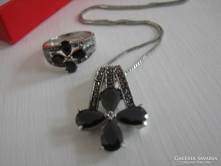 Marcasite jewelry set with black stone