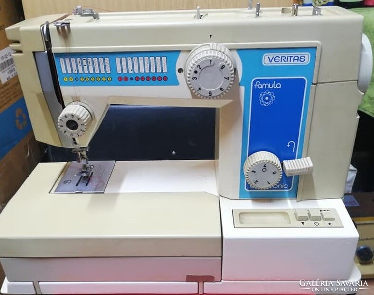 Veritas famula sewing machine