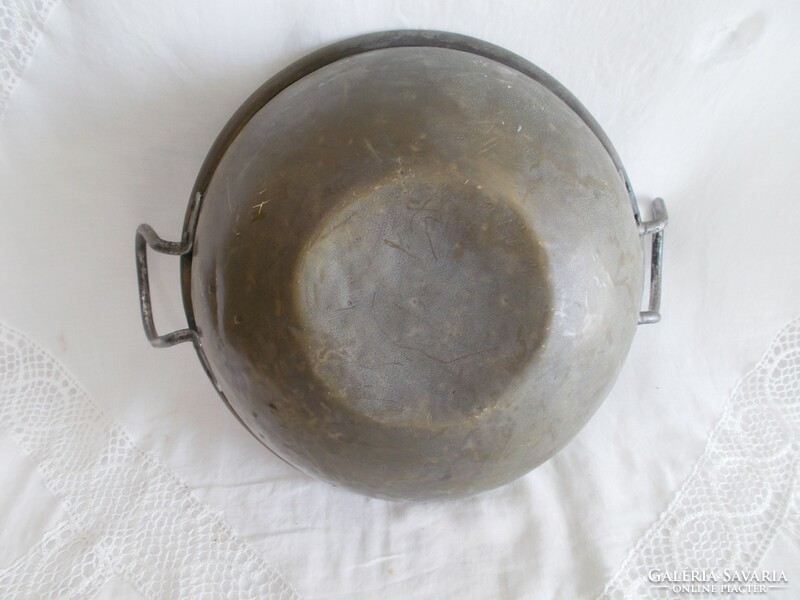 Antique patina large brass foam kettle