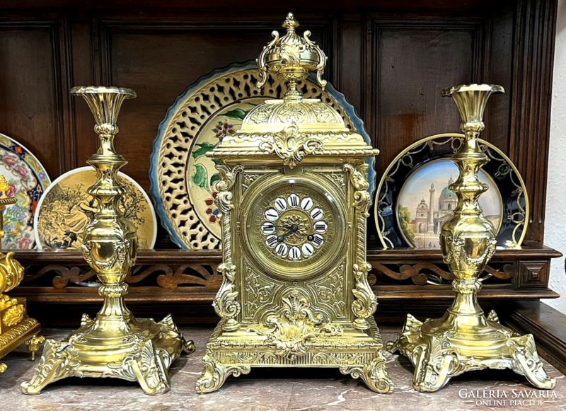 Antique richly decorated restored table - fireplace clock - set