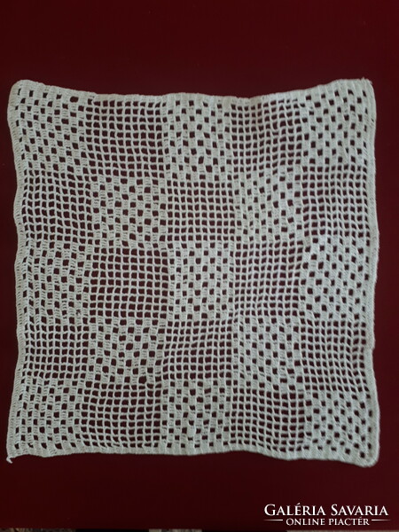 Crochet placemat with a geometric pattern