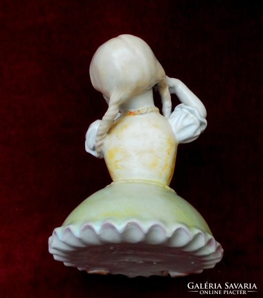 Jenő Eshenbach beautifying little girl ceramic