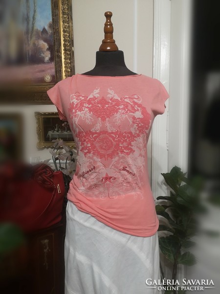 Diesel 38 pink romantic t-shirt with a deep twist on the back, peach blossom cream