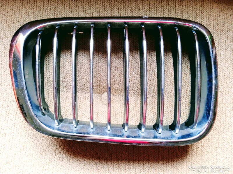 Bmw 3 e46 1997.12-2001.08 Radiator grille on the right.