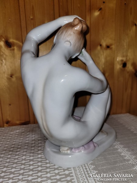 Aquincum Budapest ritka 25 cm magas térdelő női akt porcelán