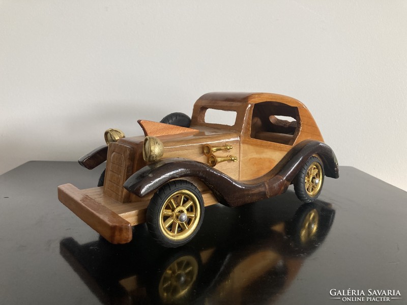 Wooden veteran / oldtimer model car