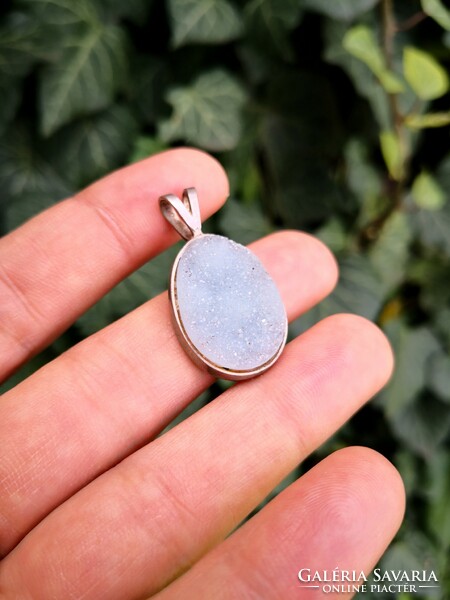 Silver pendant with chalcedony stone