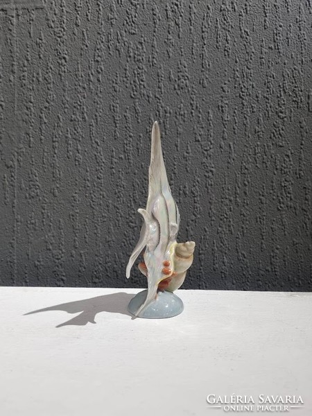 Pearl-glazed drasche porcelain fish statue - 51123