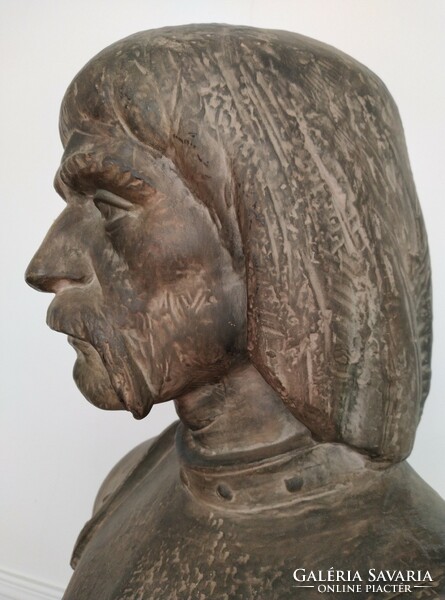 Dózsa terrakotta szobor ifj. Fekete Géza  szobrász munkája