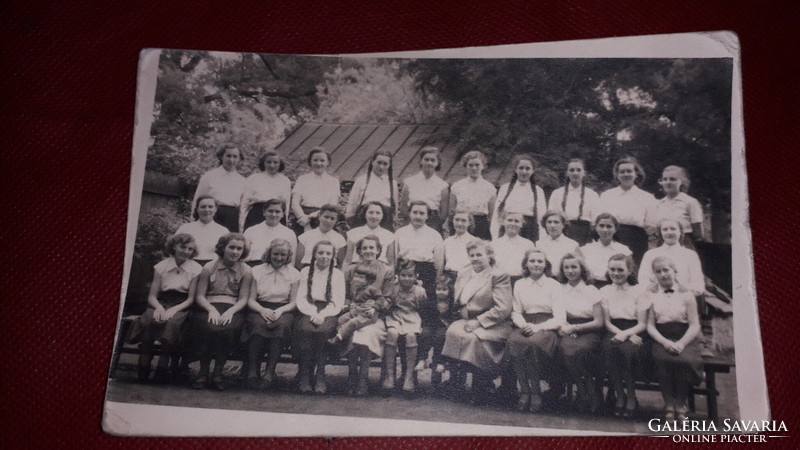 Antik cc 1950. fotó képeslap leány iskolai fotó fiatal lányok csoportja - osztályfotó képek szerint