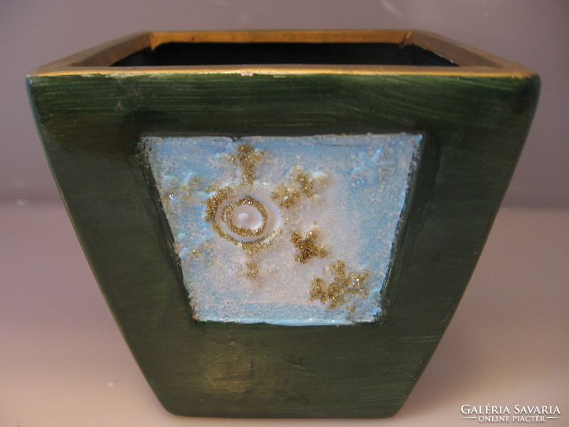 Green ceramic basket with stars and snowflakes